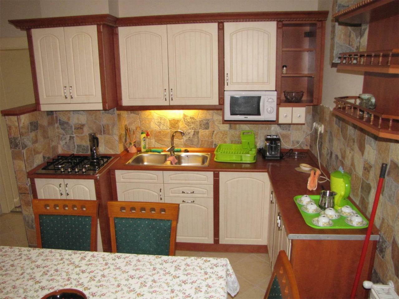 ハイデゥソボスロー Szegfu Apartmanヴィラ エクステリア 写真