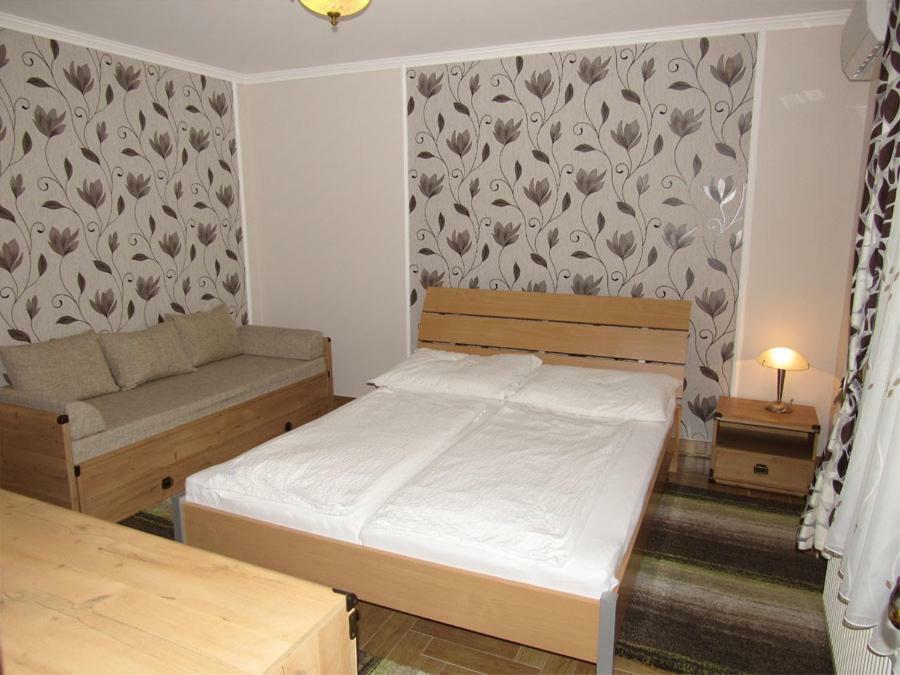 ハイデゥソボスロー Szegfu Apartmanヴィラ エクステリア 写真