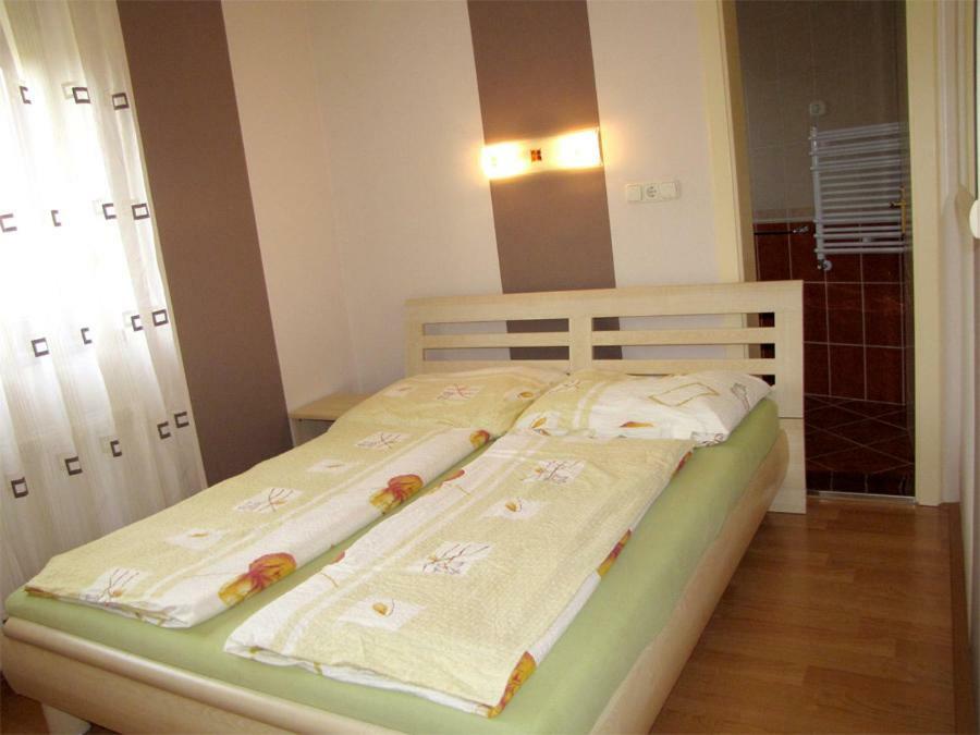 ハイデゥソボスロー Szegfu Apartmanヴィラ エクステリア 写真