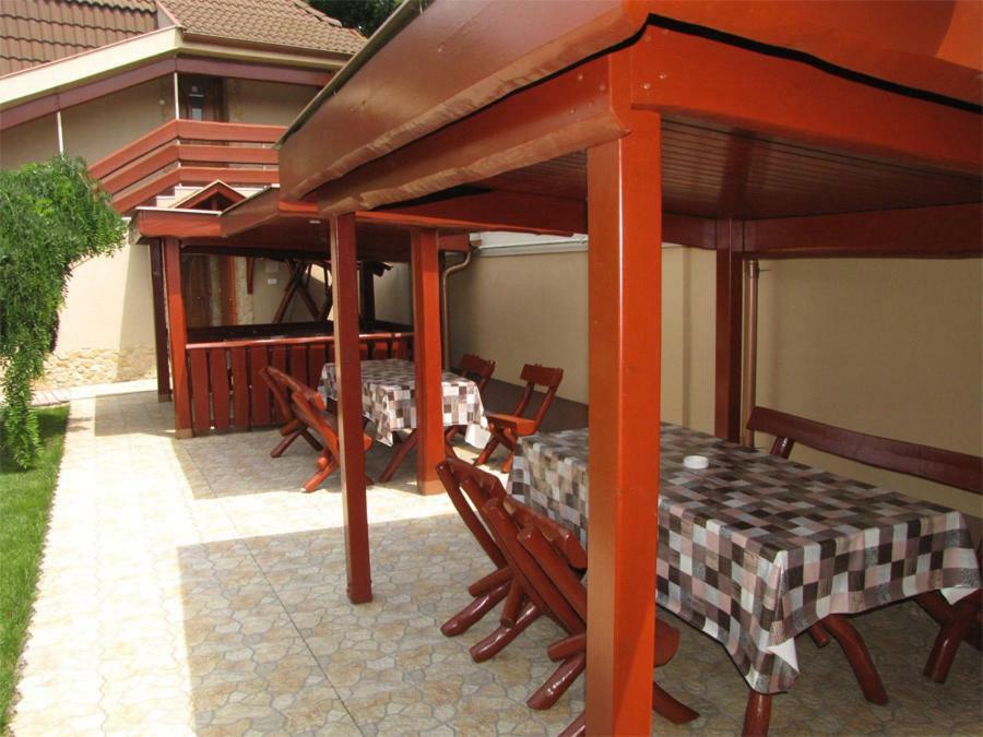 ハイデゥソボスロー Szegfu Apartmanヴィラ エクステリア 写真