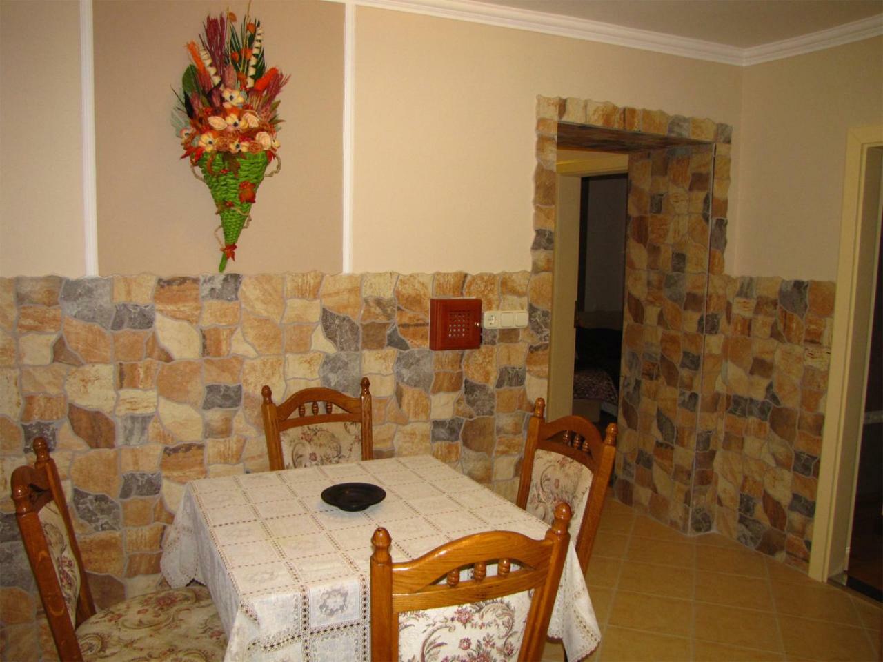 ハイデゥソボスロー Szegfu Apartmanヴィラ エクステリア 写真